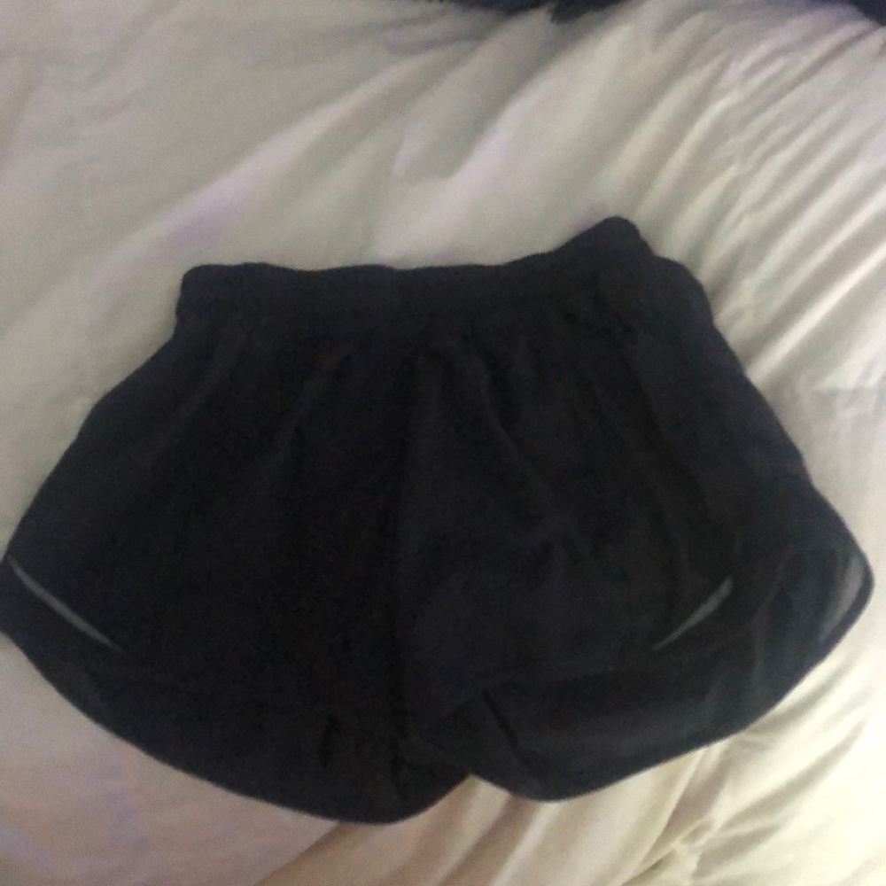 Lulu lemon Hotty Hot Short 2.5”